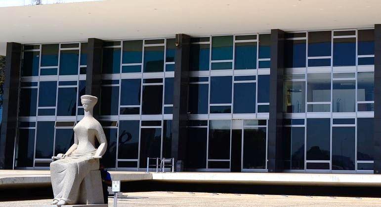 Maioria do STF mantém suspensão do orçamento secreto