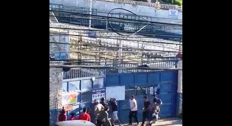 Argentinos saquearam depósito de gás de cozinha, em protesto?
