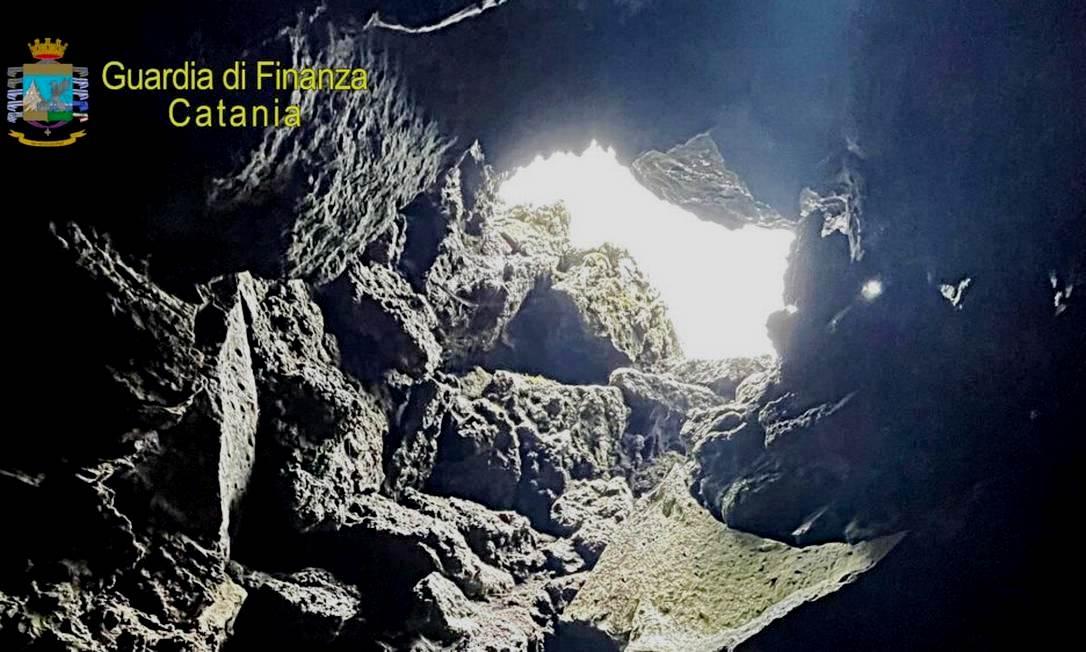 Corpo encontrado em gruta do vulcão Etna pode ser de jornalista desaparecido há 50 anos