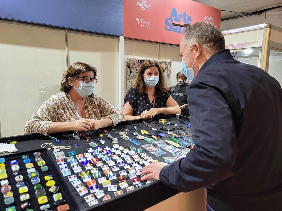 Casagrande participa da abertura oficial da Feira ArteSanto 2021, no ES