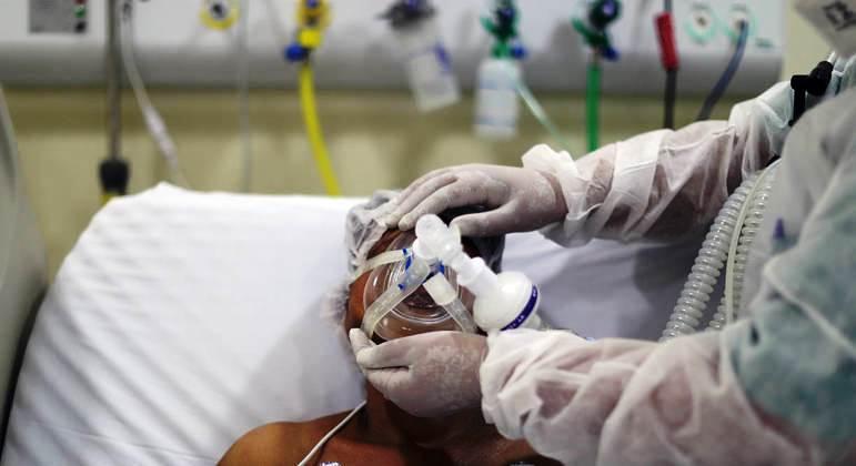 Após represamento de dados, Brasil tem 731 mortes por Covid em 24 horas