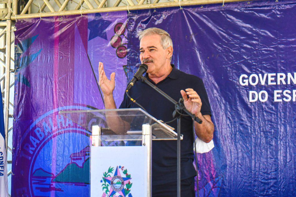 “É uma conquista dos moradores de Povoação”, diz prefeito Guerino sobre obras de asfaltamento da ES-248, em Linhares