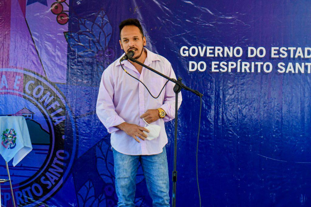 “É uma conquista dos moradores de Povoação”, diz prefeito Guerino sobre obras de asfaltamento da ES-248, em Linhares
