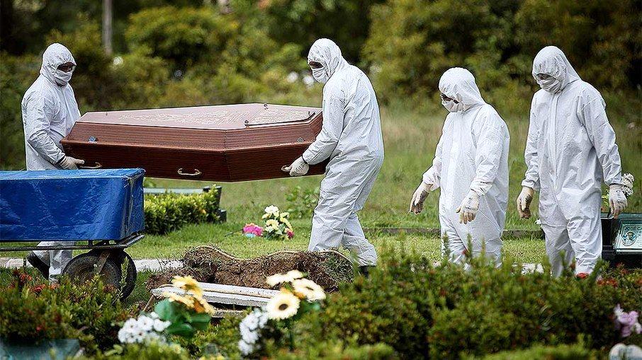 Brasil tem 611.851 mortos por covid-19 e 21.977.661 casos