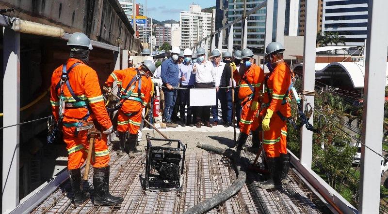 Obras avançam na Terceira Ponte e ciclovia começa a receber o concreto no piso