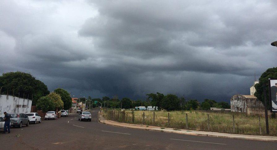 Fim de semana será com chuva, trovoadas e baixas temperaturas no ES