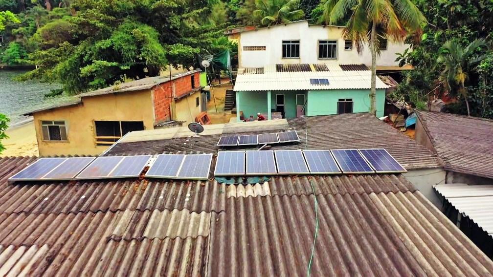 Ilha dos Martins não tem luz e depende de energia solar, mas é destino turístico