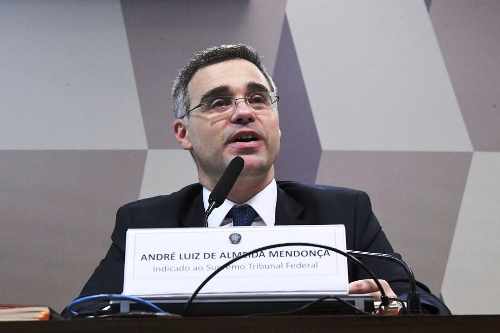 Comissão do Senado aprova André Mendonça para vaga no STF