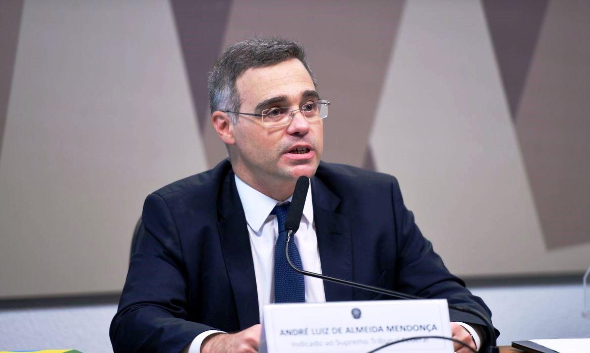 Plenário do Senado aprova indicação de André Mendonça para ministro do STF