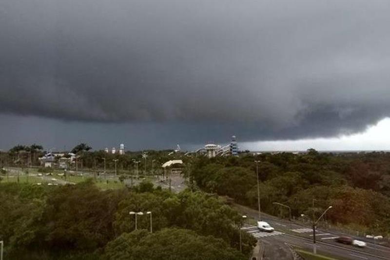 ES tem alerta de chuvas intensas e temporais nesta semana