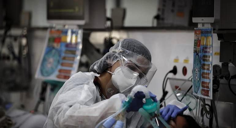 Brasil registra 233 mortes e 10.055 novos casos de Covid-19, em 24 horas