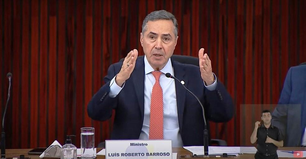 Barroso confirma validade das federações partidárias e define prazo de 6 meses para registro