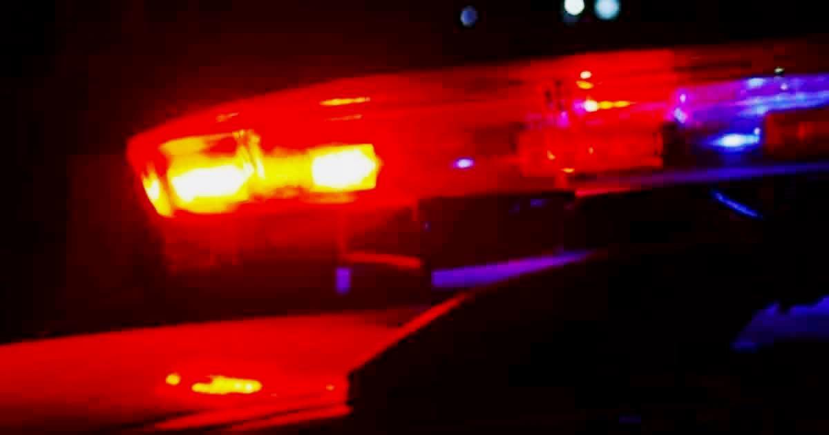 Adolescente é preso sob a acusação de decapitar a irmã; mãe teria ajudado no crime