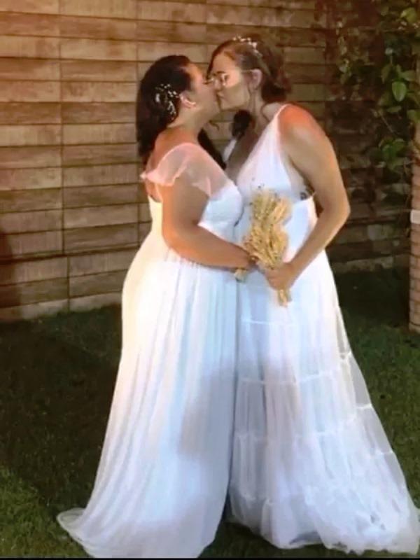 Pastora da Igreja Batista realiza casamento de duas mulheres