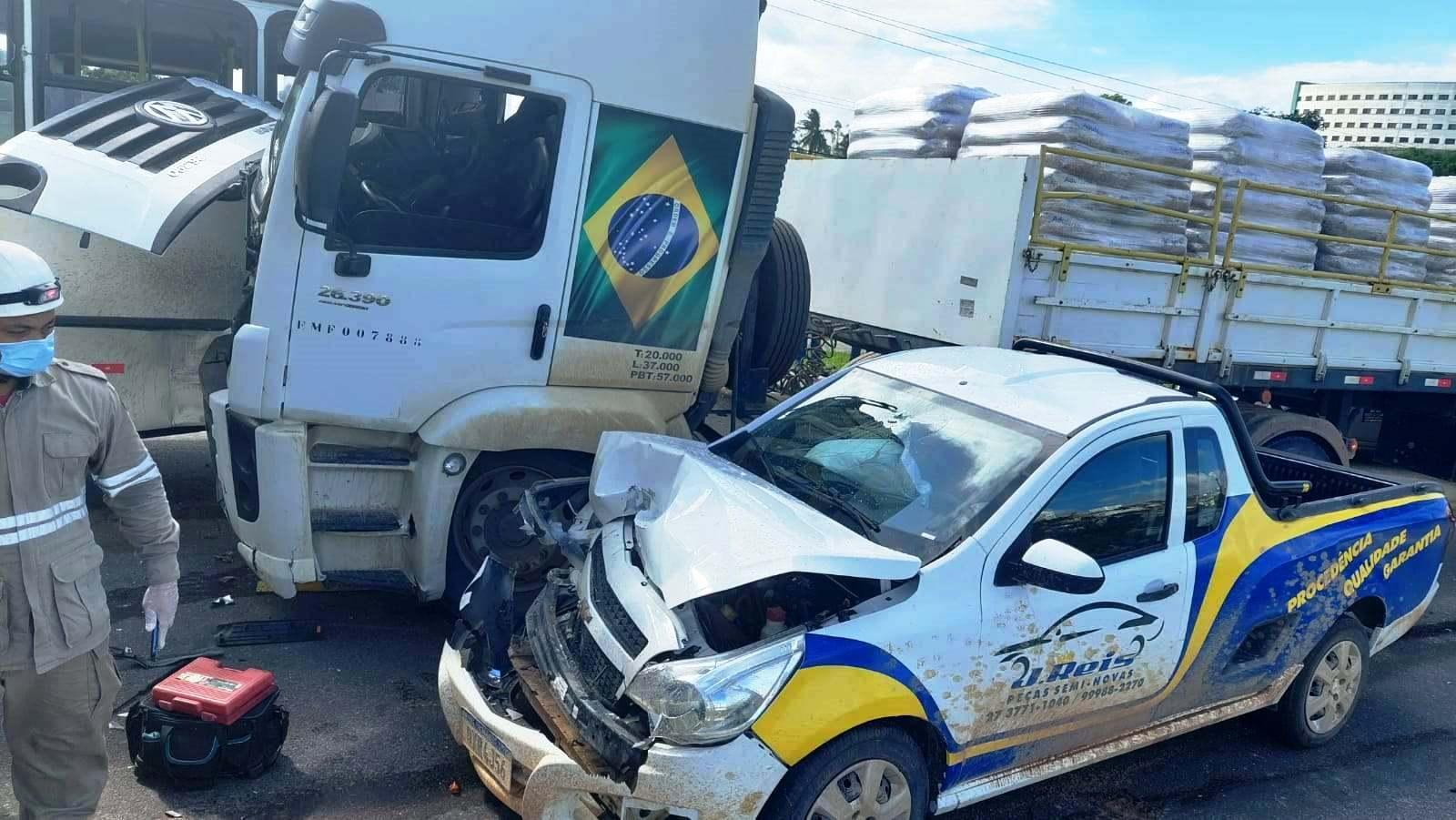 Acidente na BR 101 Norte, em São Mateus, deixa três feridos 