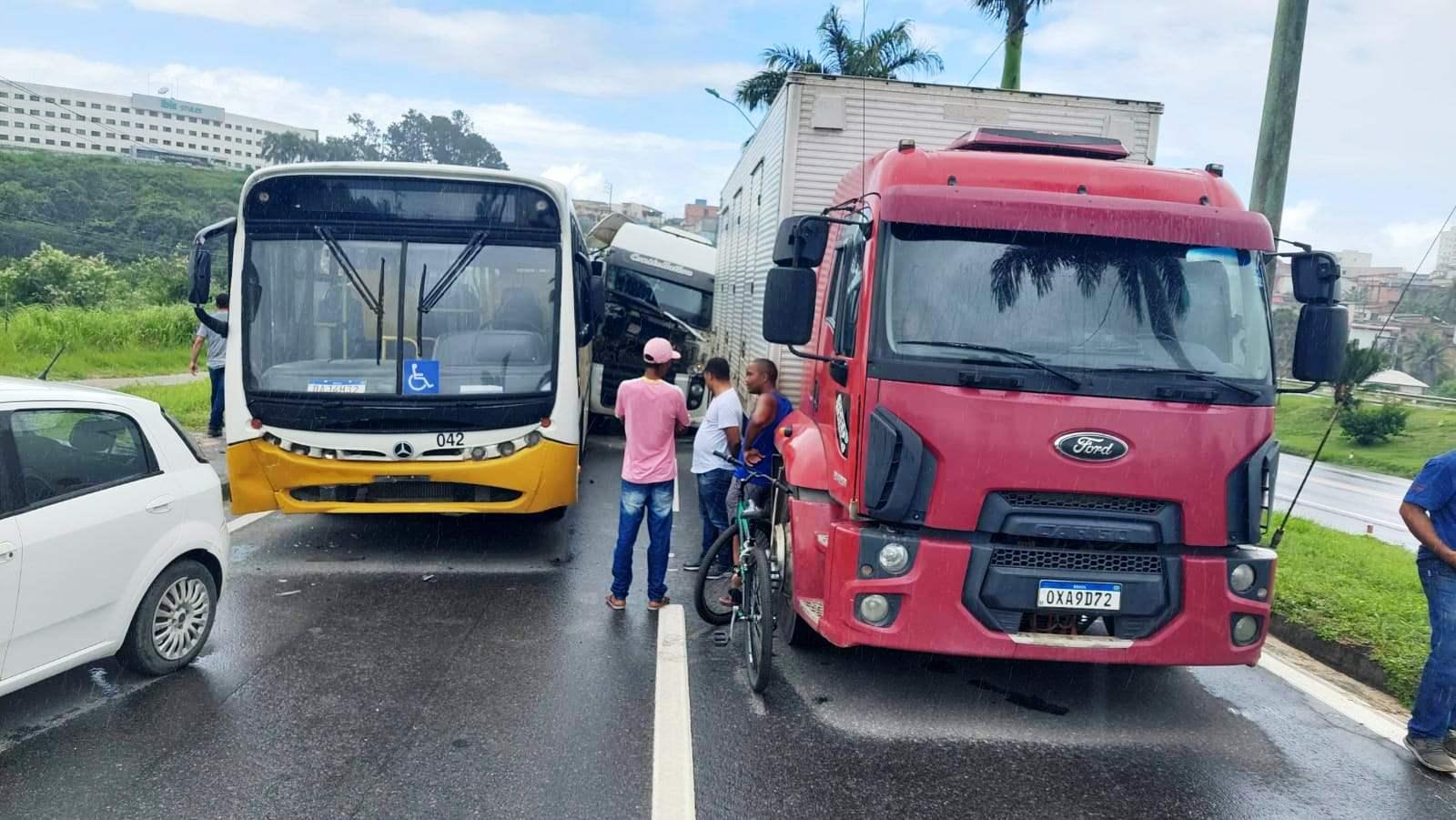 Acidente na BR 101 Norte, em São Mateus, deixa três feridos 