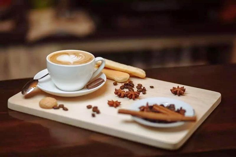 Café cremoso caseiro com apenas 3 ingredientes; receitinha fácil e rápida