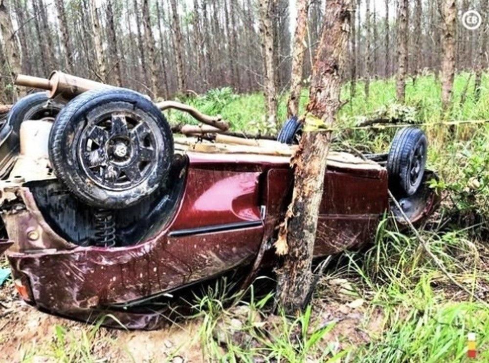 Uma pessoa morre e duas ficam feridas após carro capotar no Norte do ES