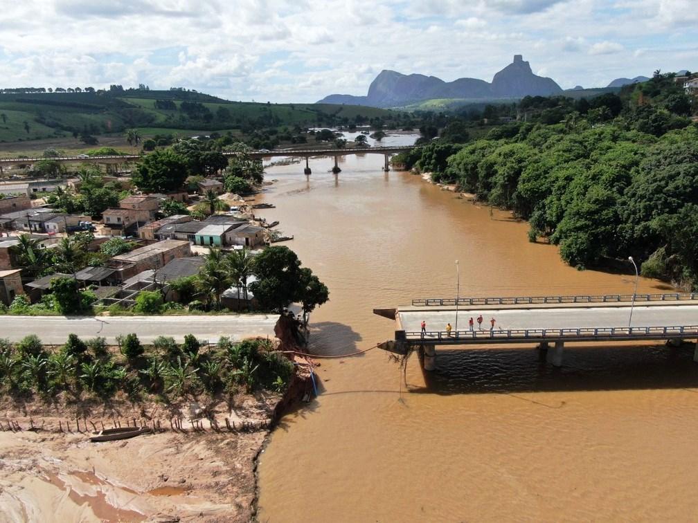 Imagens mostram áreas destruídas após chuva, em Itamaraju, no sul da Bahia