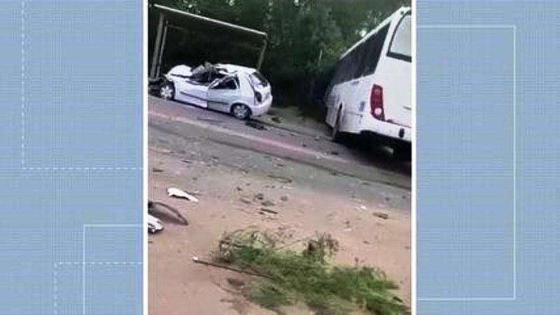 Batida entre carro e ônibus deixa um morto na rodovia ES-10, no ES