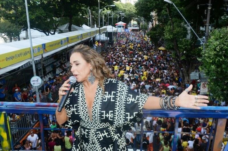 “Ficou impossível” realizar o carnaval na Bahia em 2022, diz governador Rui Costa