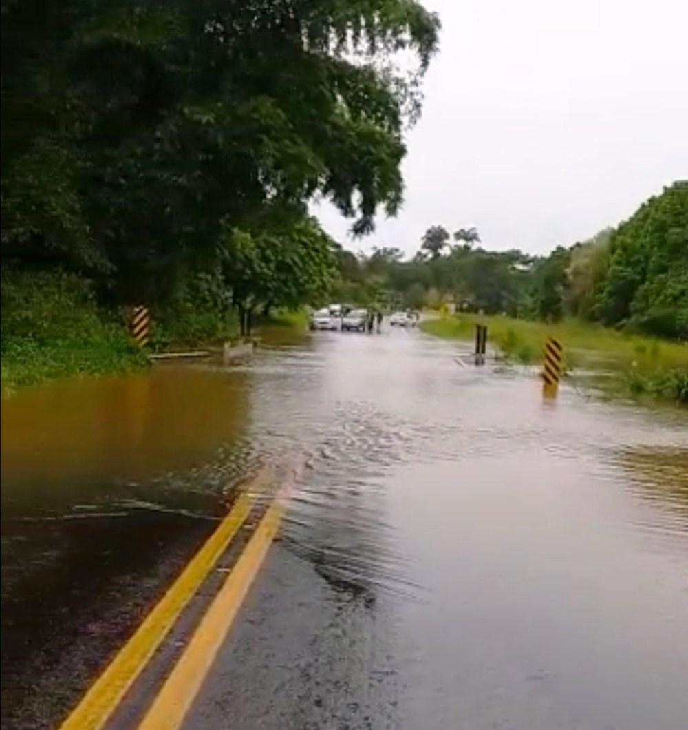 Estrada do sul da Bahia ficam interditada por causa de chuvas