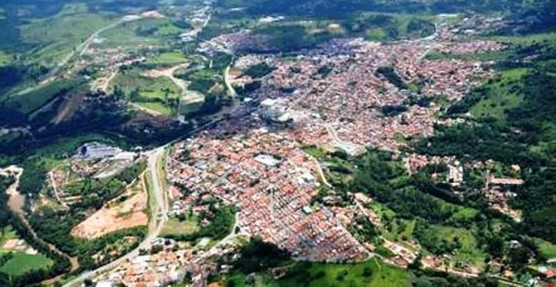 Ao menos 23 pessoas são infectadas com a Ômicron após festa de empresa em Extrema, MG