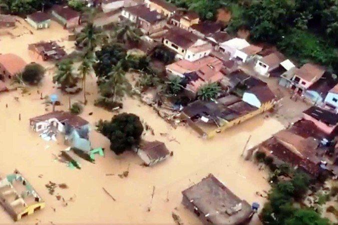 ES enviará viaturas, embarcações e equipes dos bombeiros para ajudar vítimas da chuva na Bahia