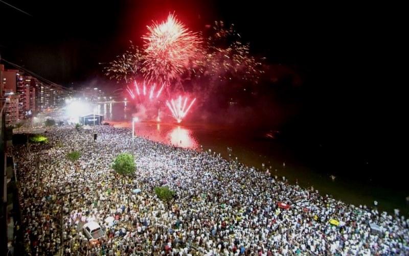 Guarapari, principal destino turístico do ES terá queima de fogos em praias no Ano Novo