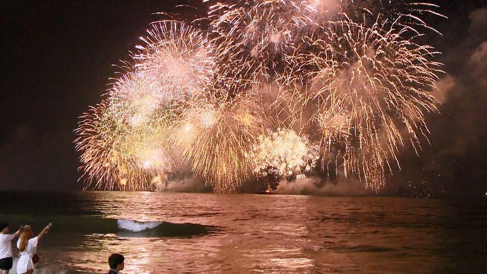 Veja como foi a virada do ano nas praias do ES
