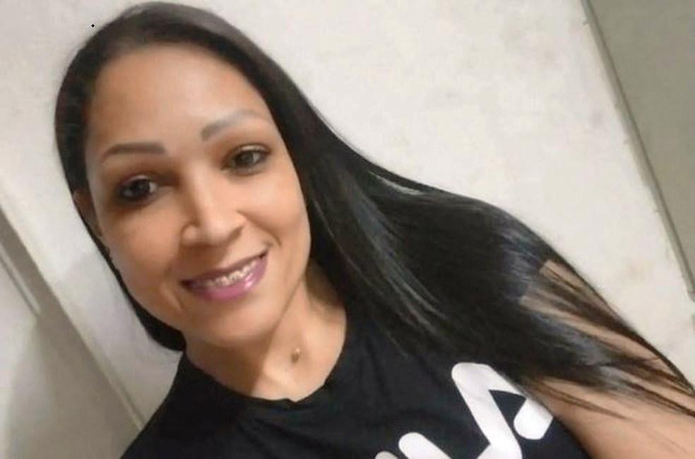 Mulher é morta a facadas pelo marido na frente do filho no ES