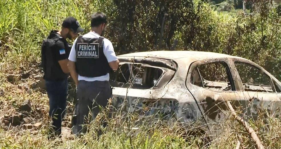 Corpo é encontrado dentro de carro incendiado em Cariacica, ES