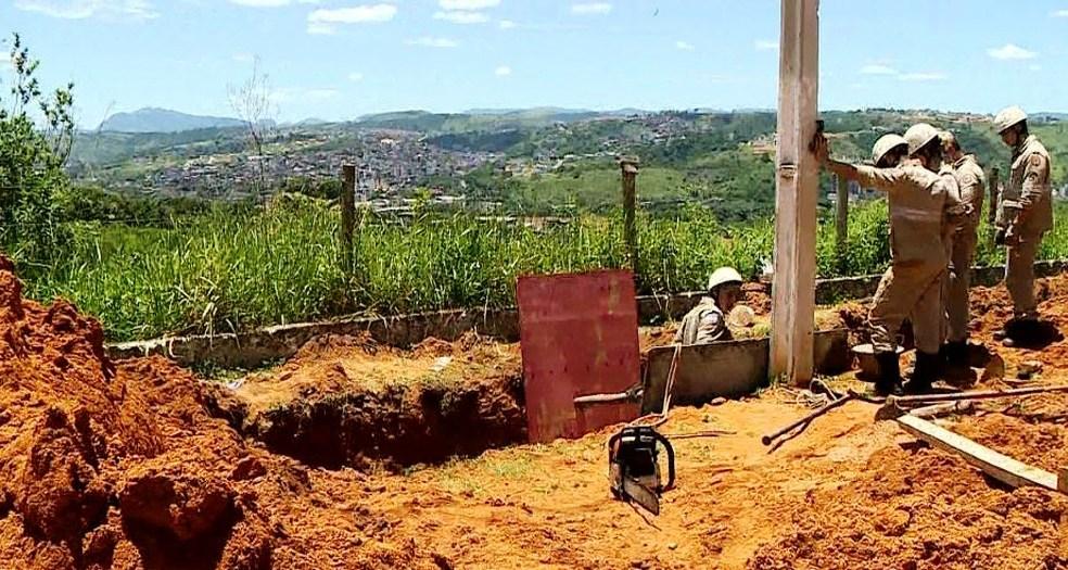 Dois trabalhadores são soterrados em obra de esgoto no ES e um deles morre