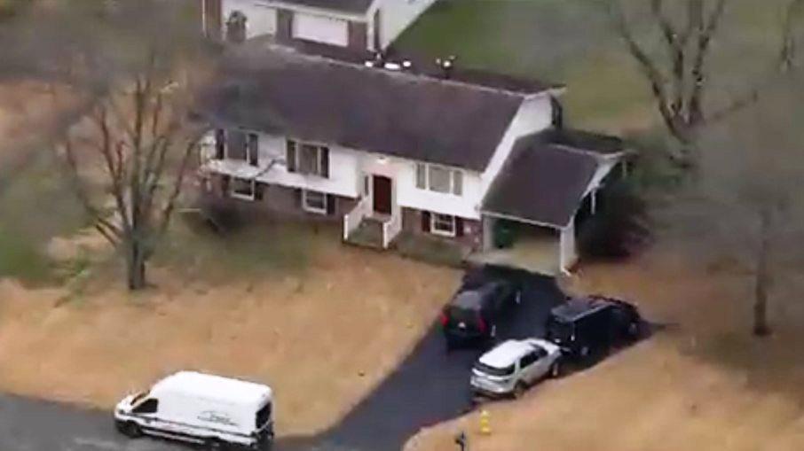 Homem é encontrado morto em casa cercado por mais de 125 cobras