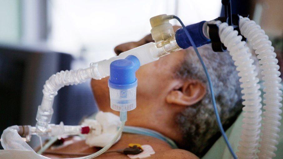 Brasil tem 166 mil casos de covid-19 em 24; total de mortes é de 358