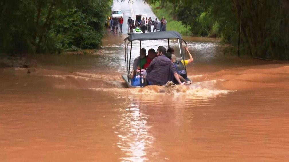 Minas Gerais tem mais de 400 cidades em situação de emergência por causa da chuva