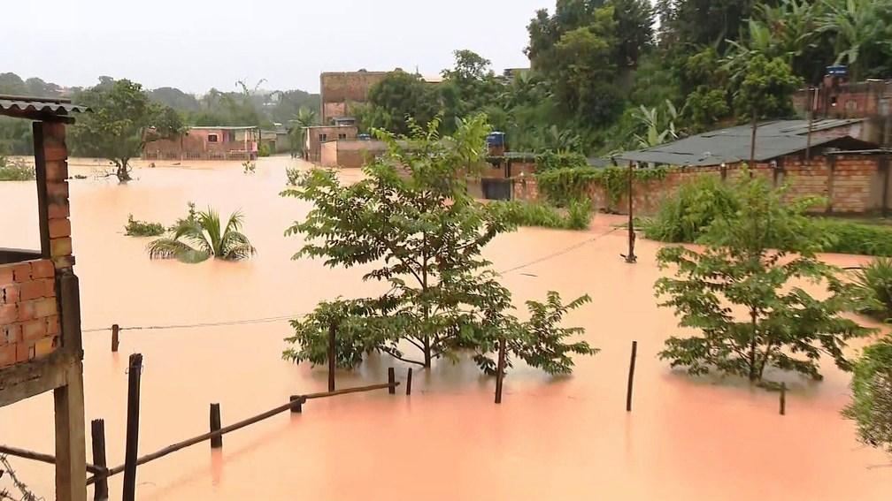 Minas Gerais tem mais de 400 cidades em situação de emergência por causa da chuva