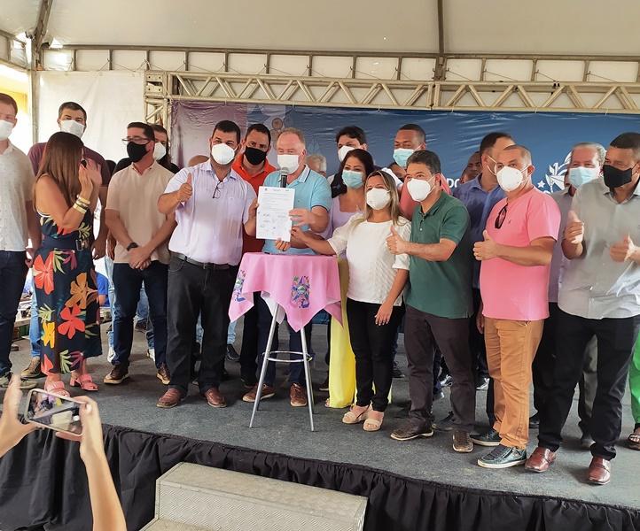 Casagrande inaugura nova base do SAMU 192 e anuncia mutirão oftalmológico e assina Ordens de Serviços em Conceição da Barra, no ES