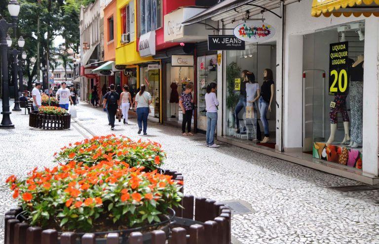 Veja as regras de funcionamento do comércio, bares, restaurantes e academias, a partir desta segunda-feira (24), no ES