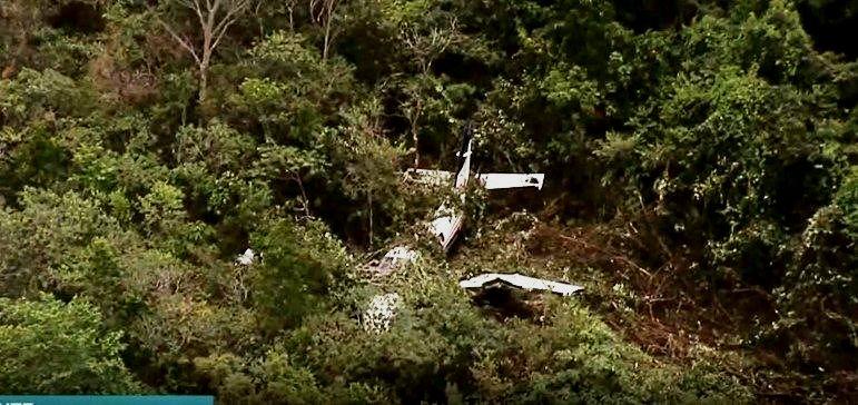 Avião com cinco pessoas cai na fazenda do ex-piloto Nelson Piquet