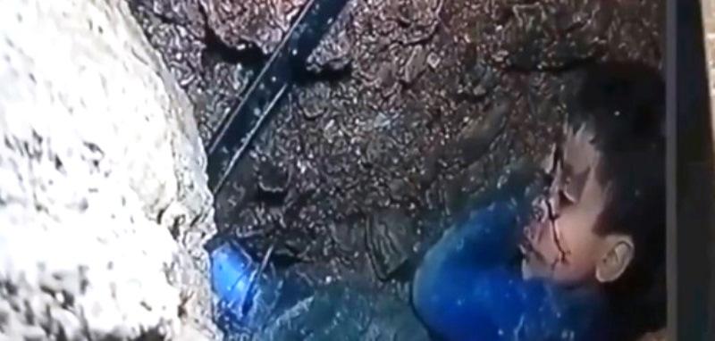 Menino de 5 anos é resgatado de poço de 32 metros no Marrocos; criança está morta