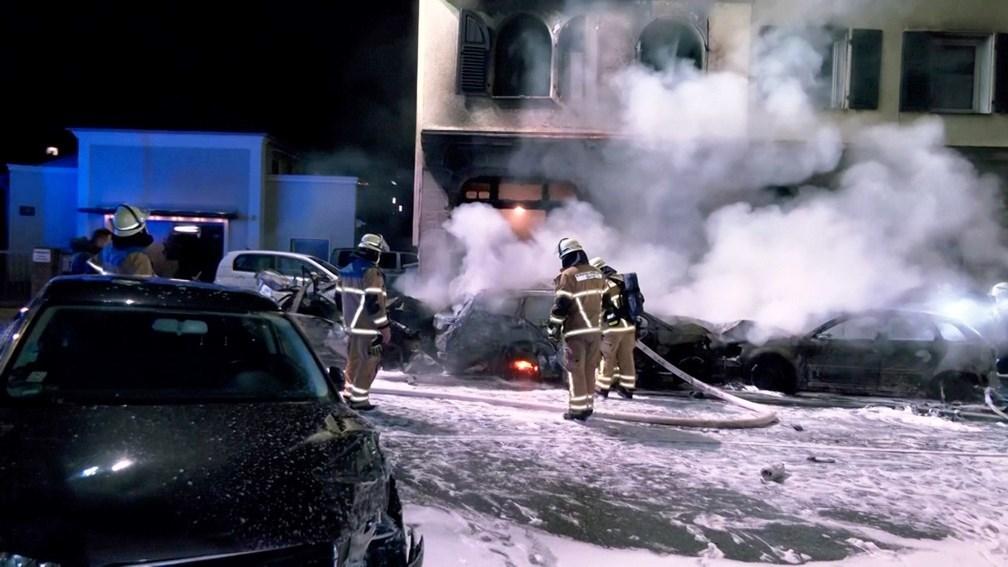 Motorista bêbado destrói 31 carros na Alemanha