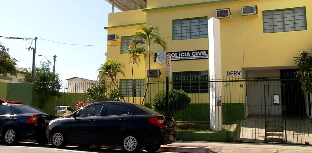 Cantor sertanejo é preso suspeito de agredir a esposa dentro de carro, na Serra, ES