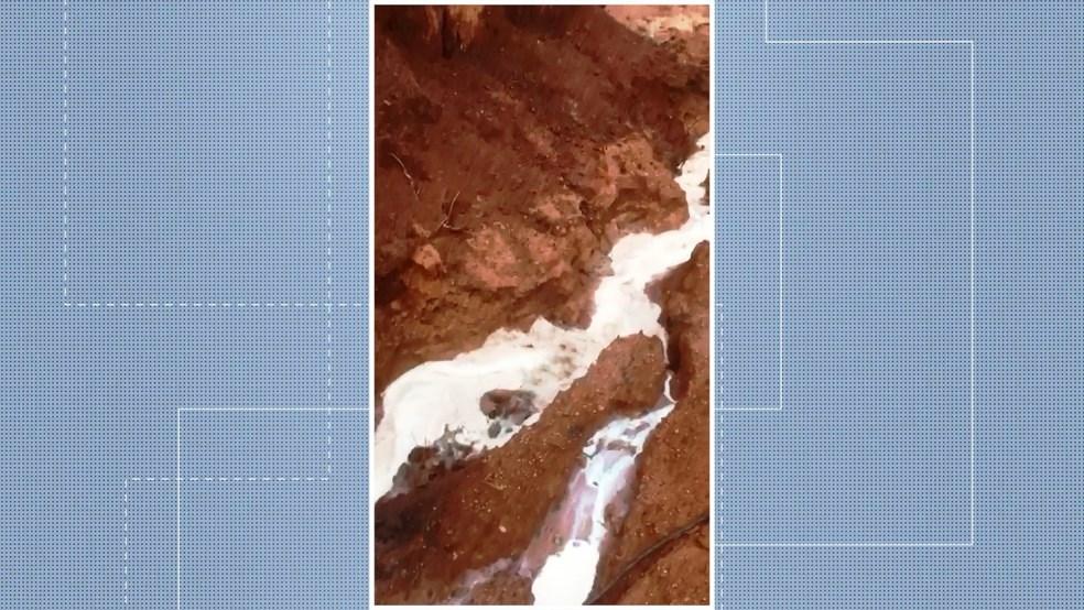 Produtor descarta 2.500 litros de leite por causa das condições de estrada no ES