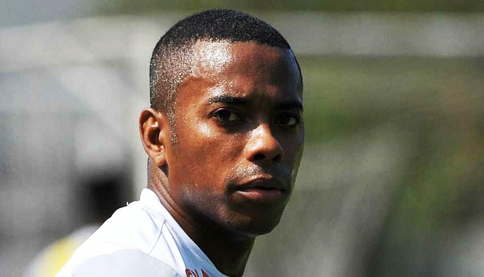 Itália emite ordem internacional de prisão contra Robinho por estupro
