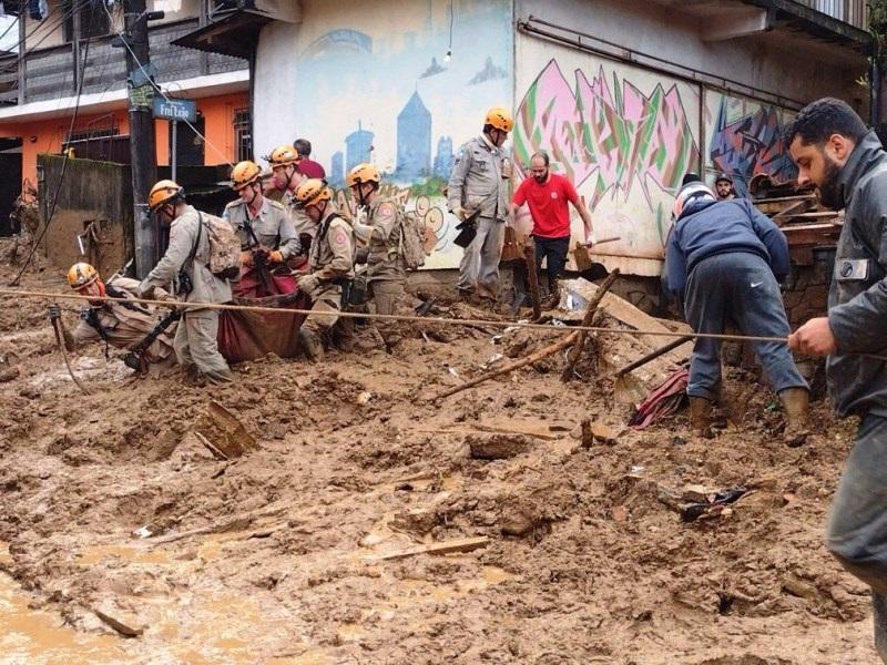 Temporal em Petrópolis deixa 36 mortos; bombeiros ainda não sabem quantos são os desaparecidos