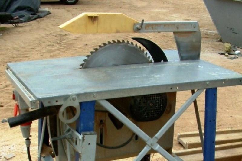Homem morre após ter perna amputada com serra elétrica como parte de um ‘acordo’