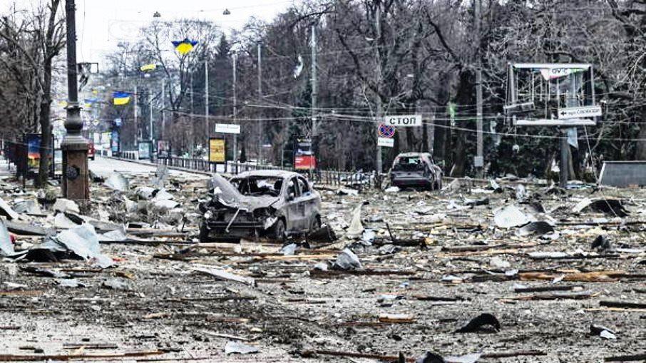 Míssil russo destrói praça do governo em Kharkiv, segunda maior cidade da Ucrânia