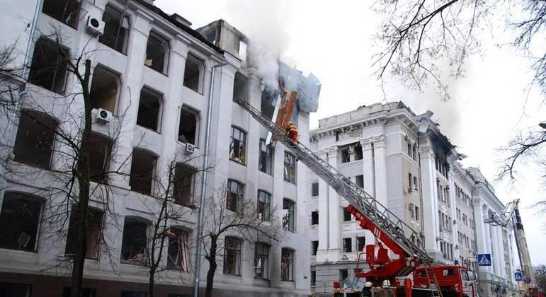 Novo bombardeio deixa ao menos quatro mortos em Kharkiv, na Ucrânia