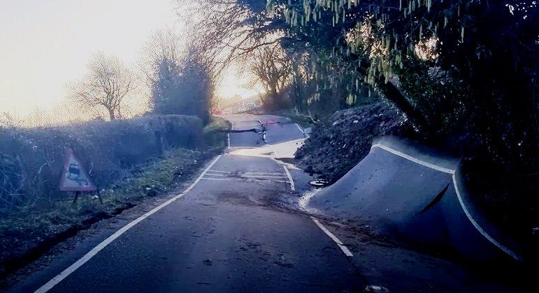 Estrada é destruída por ‘movimentos inexplicáveis’ e vira mistério para cientistas